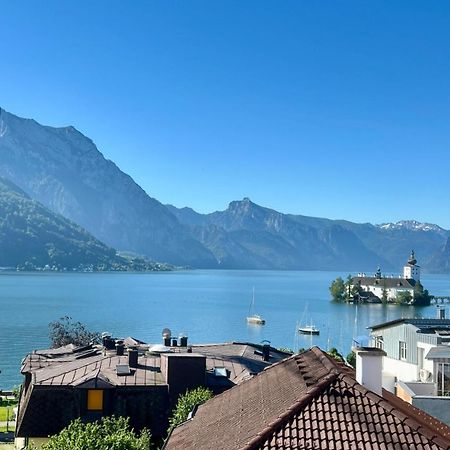 Wolfis Traunseeblick - Mit Kostenlosem Parkplatz Direkt An Der Unterkunft Gmunden Exterior photo